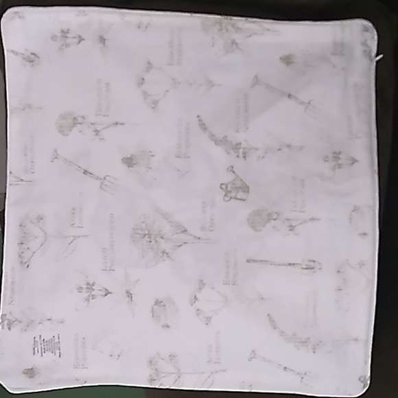 NWOT Embroidered Floral Cushion Cover 16" x 16". - Picture 3 of 4